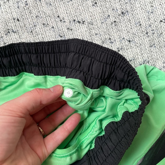 Lululemon hotty hot shorts - Picture 6 of 10